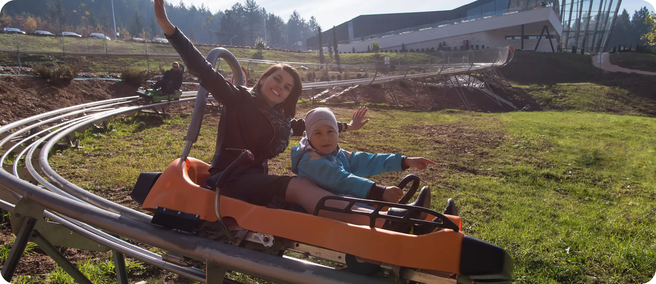 Retiro natural y oasis de tranquilidad Montalia Sacatepéquez: rodeado de paisajes boscosos y vistas a volcanes, con fácil acceso desde San Bartolomé Milpas Altas y Antigua Guatemala